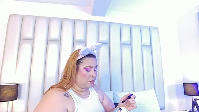 aandreaperez live cam on StripChat