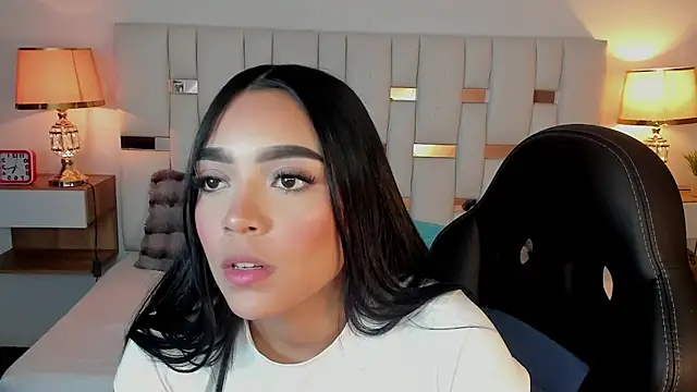 Nauthy_Nahomi webcam