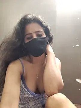 Kanika_76 webcam
