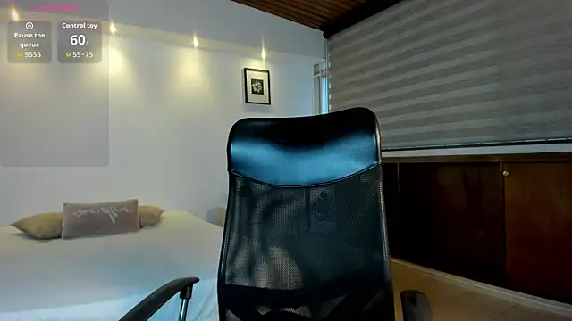zoe_linss webcam