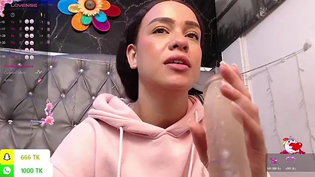 LAILAGUMMY webcam