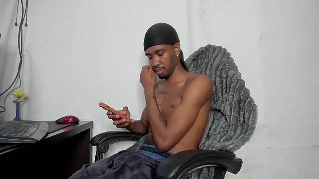 Kofi_exotic_2 webcam
