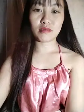 Cherry-squirtt live cam on StripChat