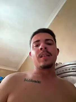 Hotguyj webcam
