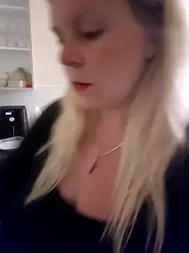 pinkieMilfPUSY webcam