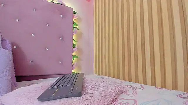 lovely__kiss__ webcam