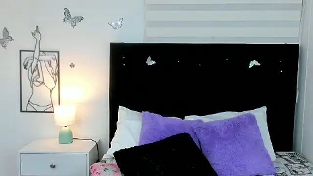 Brenda_Karter live cam on StripChat