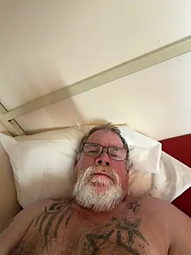 Caesar_Baxter webcam