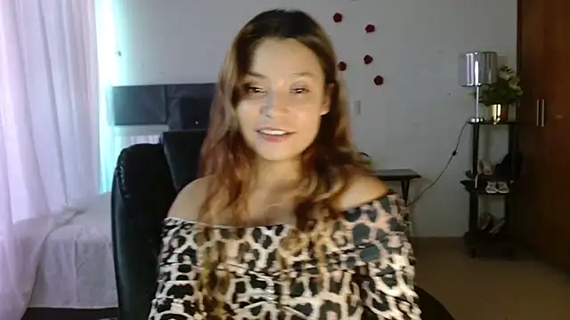 3littles - 3littles's free webcam - UK Sex Cams