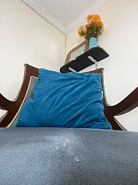 LilaRvsh webcam