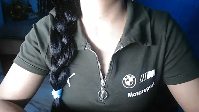 Cuteangle1 webcam