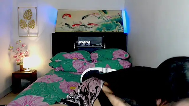 LovelyQueen69 webcam