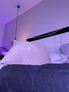 Sophie-velvet webcam