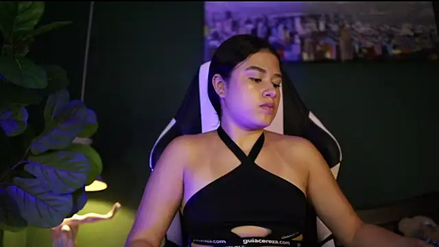Danaa_Rousee_ webcam