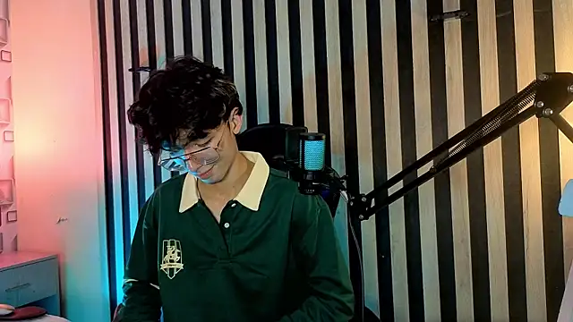 Twink_Sebas7 webcam