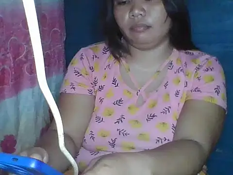 MommyKaye30 webcam