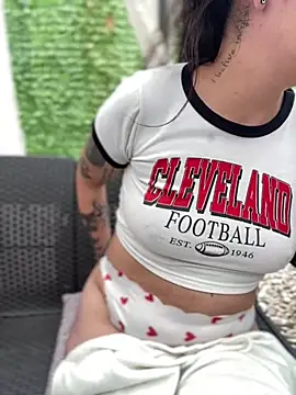 SofiaBrown_Pink webcam