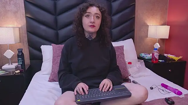 daphnevelvett - DaphneVelvett's free webcam - UK Sex Cams