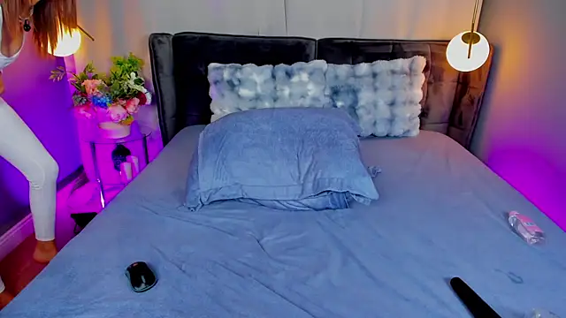 AdoraLynn webcam