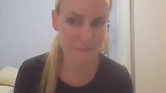 Annylove1 webcam