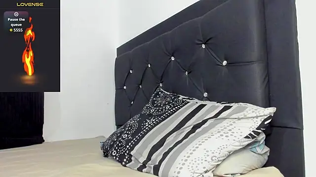 santi_brown webcam