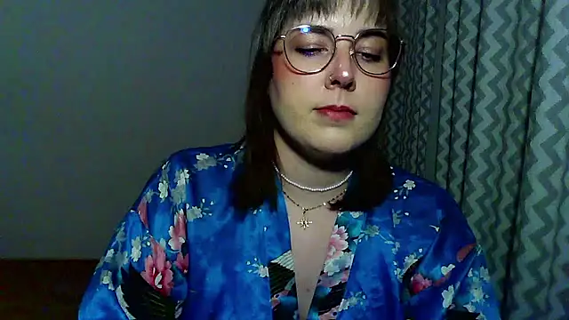 ClaraHard live cam on StripChat