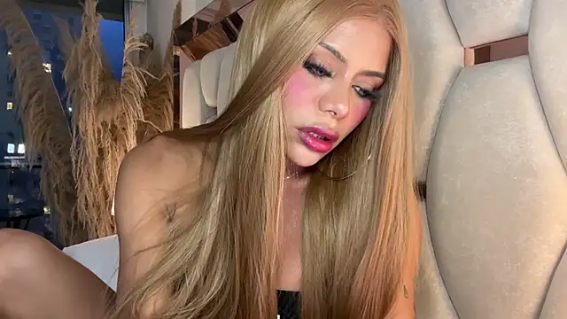 HOT_LADY_777 live cam on StripChat