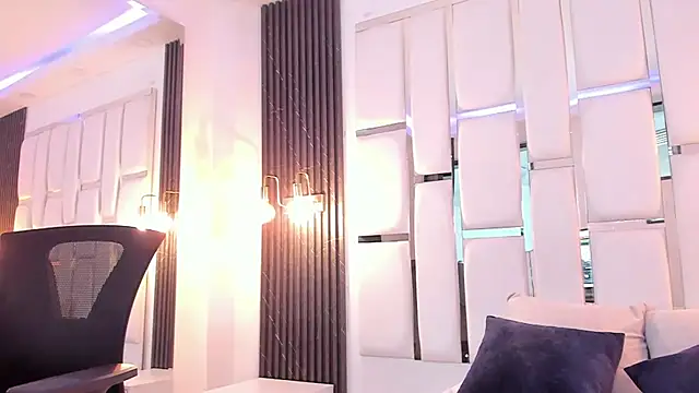 Maia_Clark520 webcam