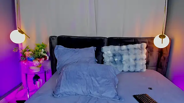AdoraLynn webcam