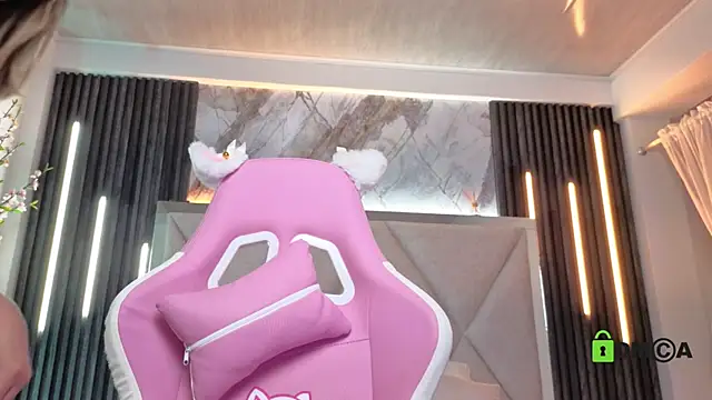 Happy_tits webcam