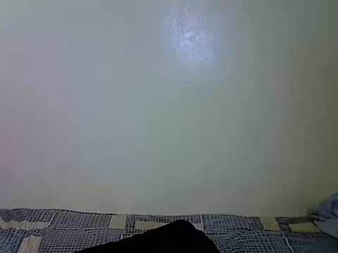 Pearl_petite webcam