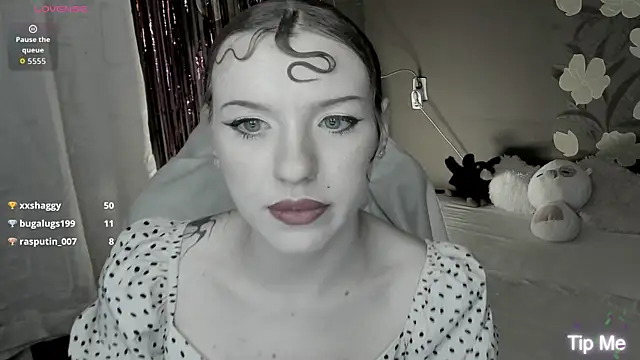 MeganNewCat webcam