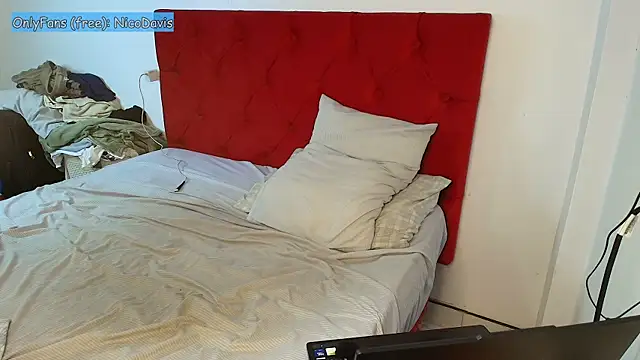 NicoDavisOfficial live cam on StripChat