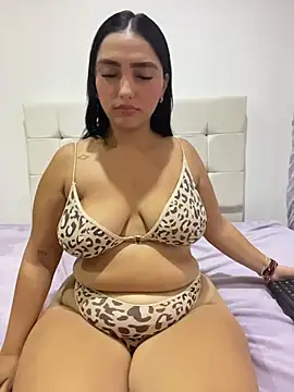 Mia_em live cam on StripChat