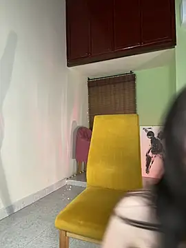 Emma__Blanco live cam on StripChat