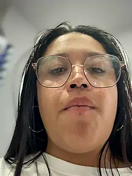 Mia_Risky-1
