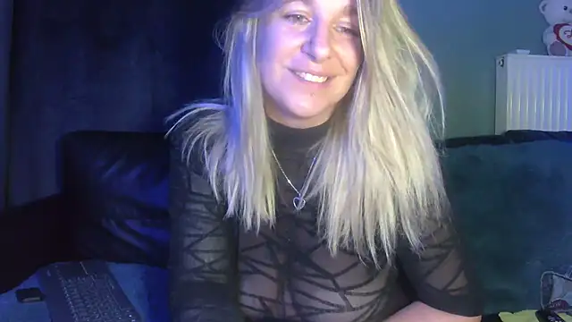 Delichieuse5 live cam on StripChat
