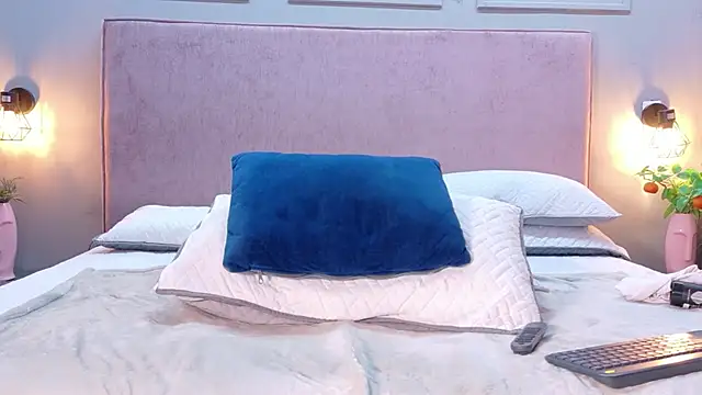 Busty_Zay live cam on StripChat