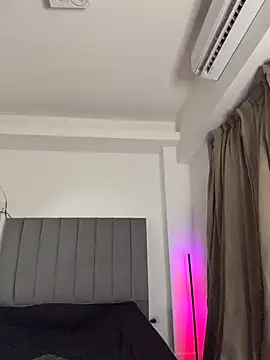 leonienoire live sex cam