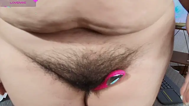 samm_curvy