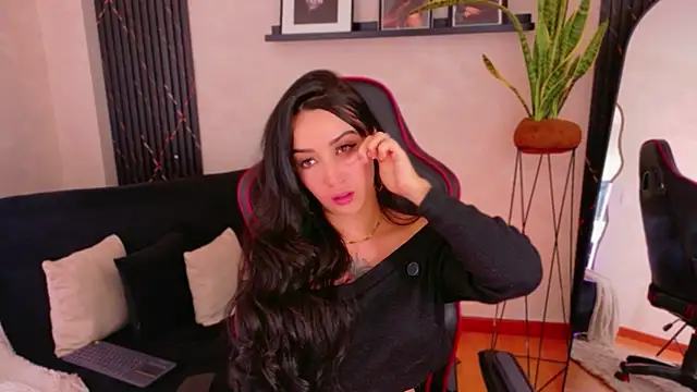 EmmyEvans1 live cam on StripChat