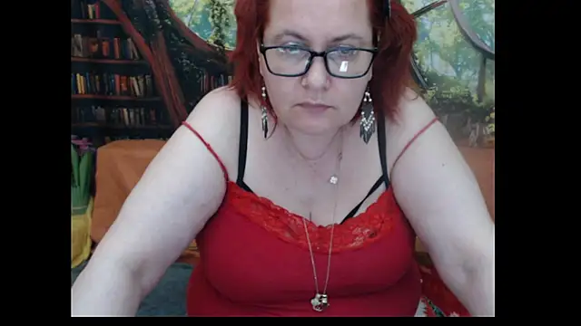 PlayfullMature live cam on StripChat