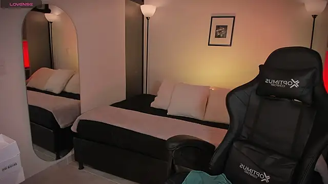 chloemoreti (F teen) - Cameltoe