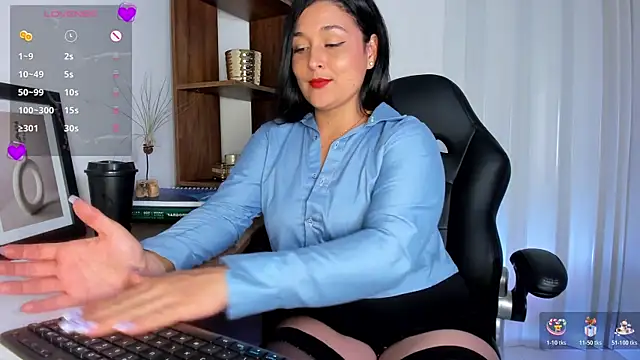 Aslii_Smith live cam on StripChat
