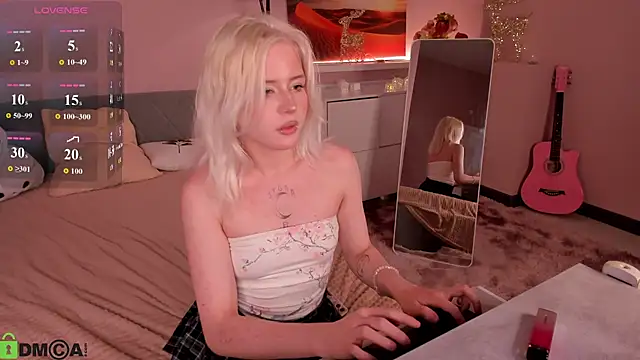 kikipeach webcam