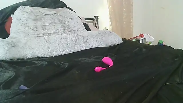 LunaNova999 webcam