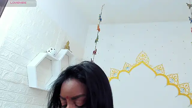 LadyNahir webcam