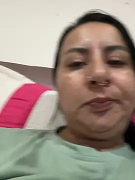 Abril_Luv live cam on StripChat