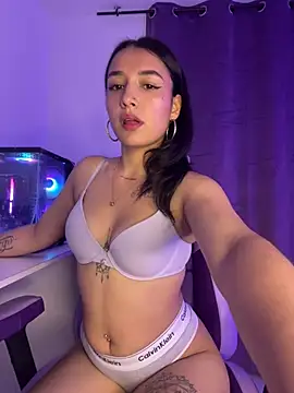 Kayle_11 live cam on StripChat