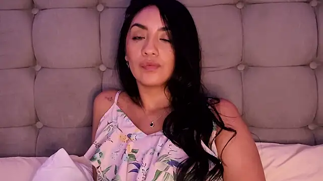 ana_riveros live cam on StripChat